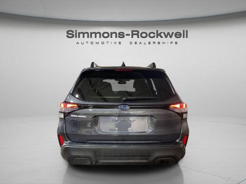 Used 2025 Subaru Forester Premium image 6