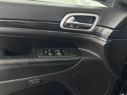 Used 2020 Jeep Grand Cherokee Limited w/ Premium Lighting Group image 9