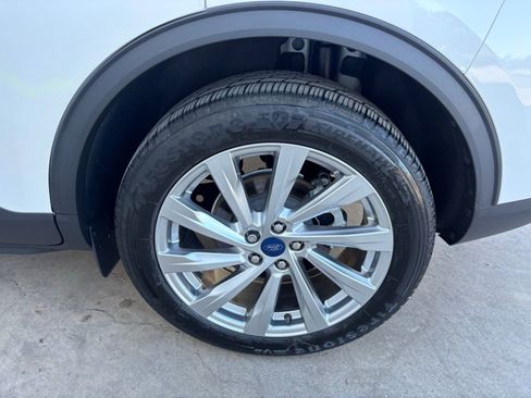 Used 2022 Ford Escape Titanium w/ Titanium Elite Package image 10