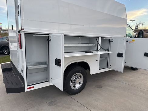 New 2025 Chevrolet Express 3500 w/ Power Convenience Package RWD image 20