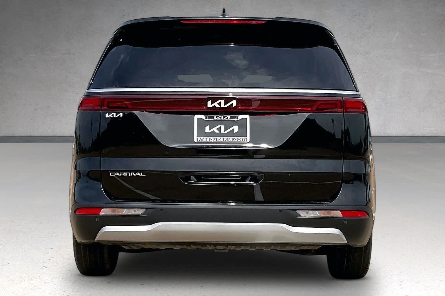 Certified 2023 Kia Carnival LX FWD image 5