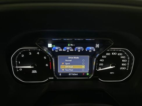 Used 2021 GMC Yukon XL SLT image 46