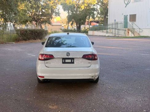 Used 2016 Volkswagen Jetta S image 5