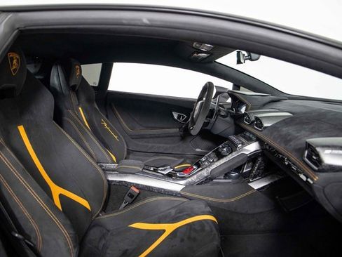 Used 2018 Lamborghini Huracan Performante image 21