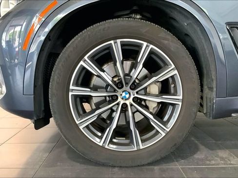 Used 2022 BMW X5 xDrive40i w/ M Sport Package AWD/4WD image 9