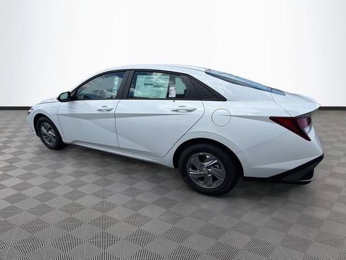 New 2026 Hyundai Elantra SE image 4