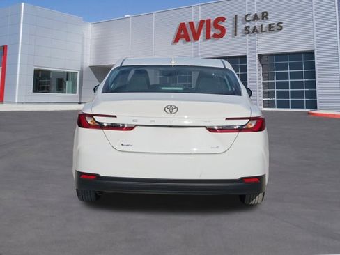 Used 2025 Toyota Camry LE image 7