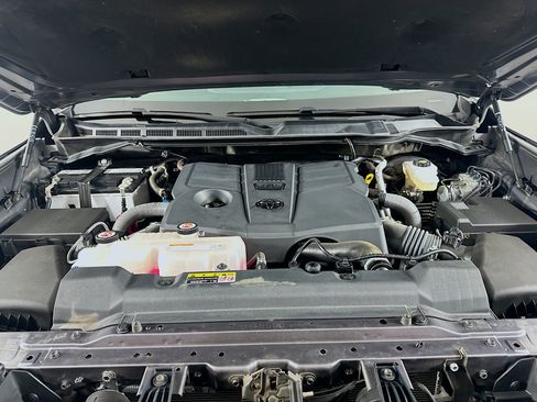 Used 2024 Toyota Tundra SR5 w/ SR5 Premium Package AWD/4WD image 31