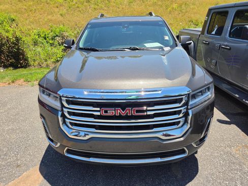 Used 2020 GMC Acadia SLT w/ Driver Alert Package II AWD/4WD image 2
