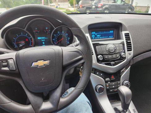 Used 2014 Chevrolet Cruze LT FWD image 12