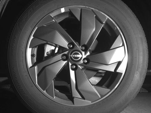 Used 2025 Nissan Rogue SV FWD image 12