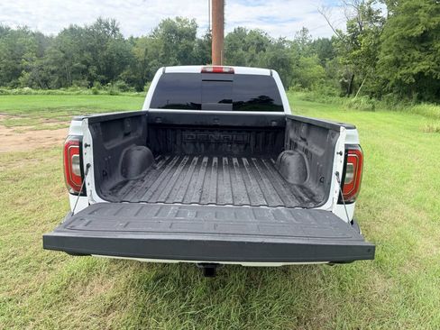 Used 2018 GMC Sierra 1500 Denali w/ Denali Ultimate Package AWD/4WD image 10