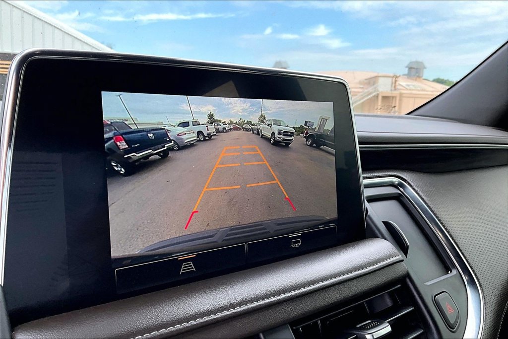 Used 2023 GMC Yukon SLT AWD/4WD image 17