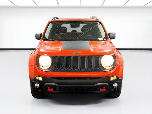 Used 2016 Jeep Renegade Trailhawk w/ Premium Trailhawk Package AWD/4WD image 2