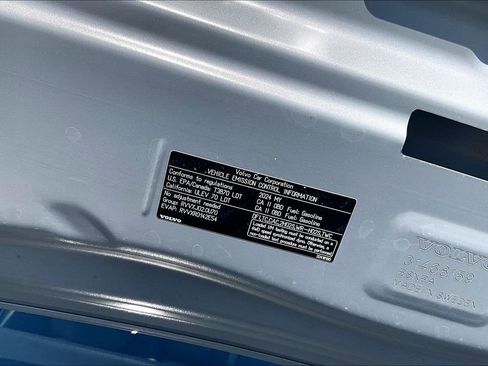 Used 2024 Volvo V60 B5 Cross Country Plus image 34