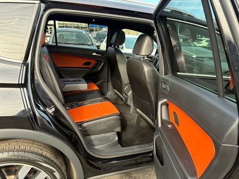 Used 2021 Volkswagen Tiguan SEL Premium R-Line image 22