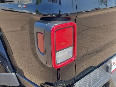 Used 2021 Jeep Gladiator Sport AWD/4WD image 33