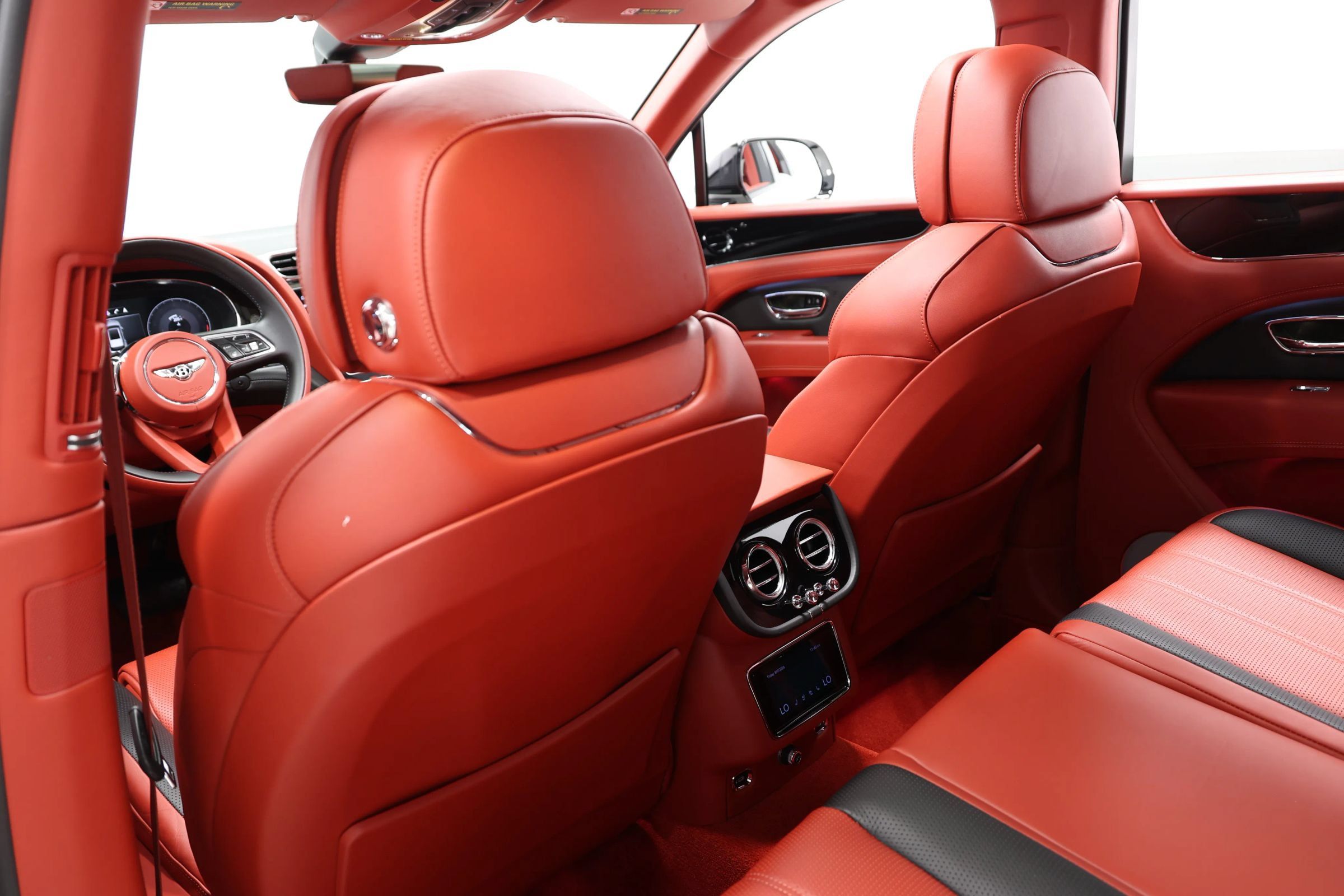 Used 2022 Bentley Bentayga AWD/4WD image 68