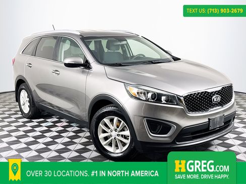 Used 2017 Kia Sorento LX image 1