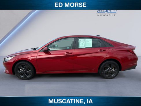 Used 2023 Hyundai Elantra SEL FWD image 2