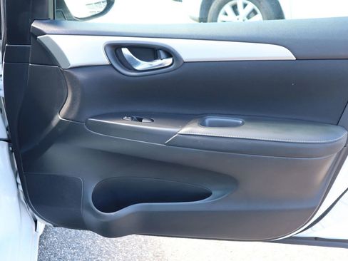 Used 2019 Nissan Sentra S image 13