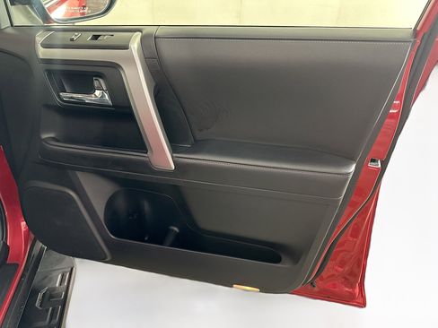 Used 2024 Toyota 4Runner SR5 image 31