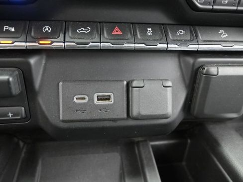Used 2021 GMC Sierra 1500 AT4 w/ AT4 Premium Package AWD/4WD image 37
