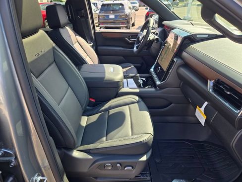 New 2026 GMC Yukon Denali w/ Sun & Power Step Package AWD/4WD image 15