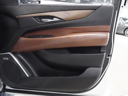Used 2018 Cadillac Escalade ESV Premium Luxury AWD/4WD image 30