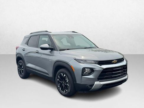 Used 2023 Chevrolet TrailBlazer LT FWD image 9