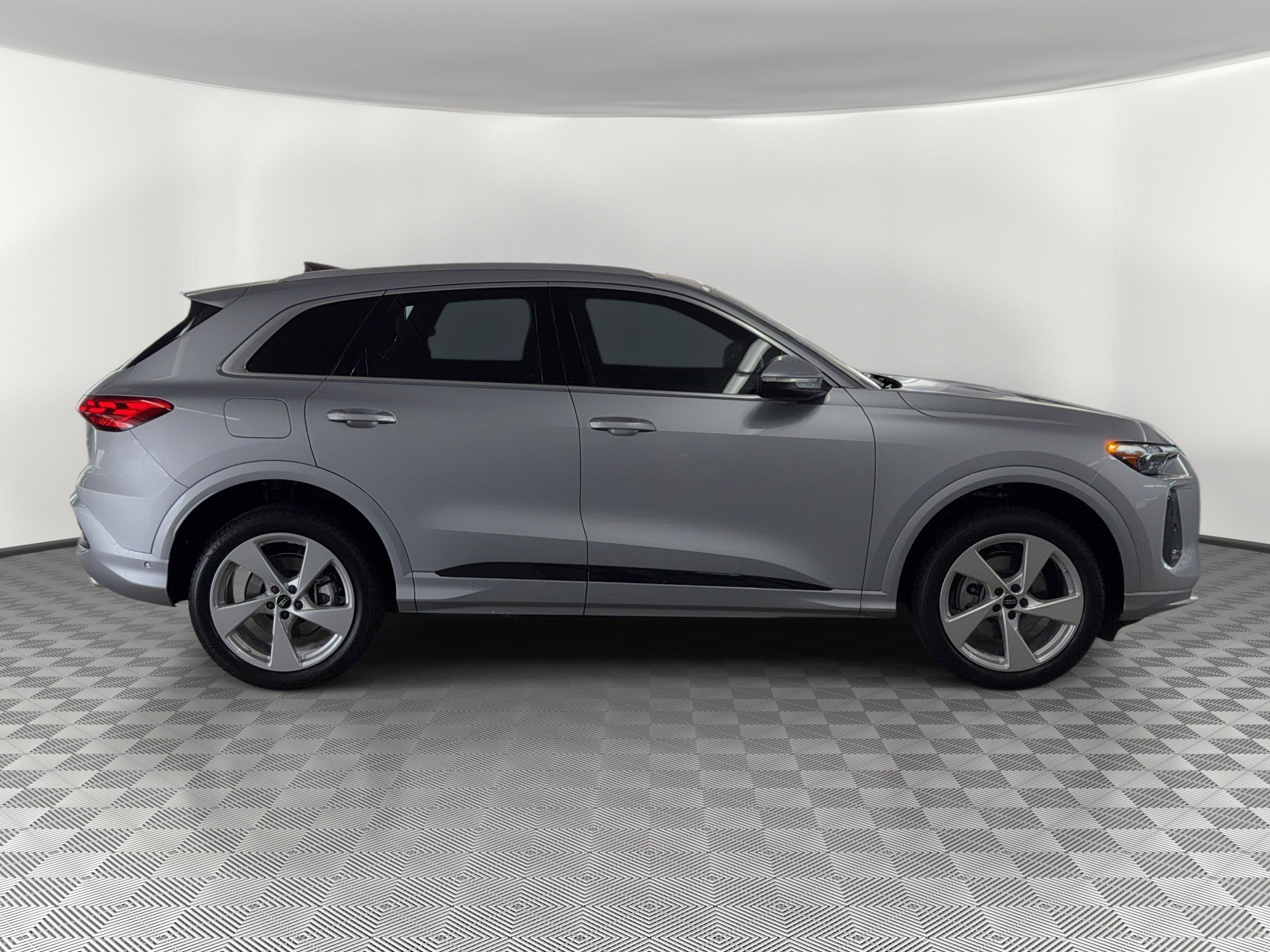 New 2026 Audi Q5 Premium Plus AWD/4WD image 8