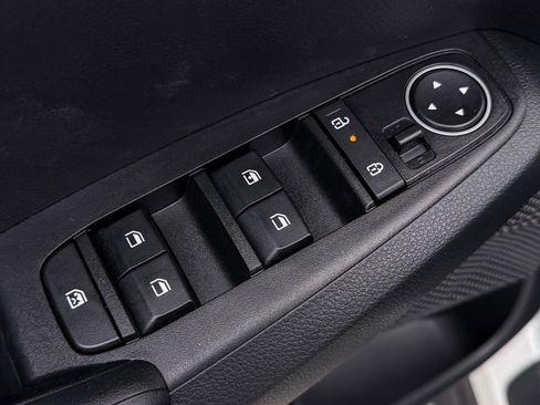 Certified 2024 Kia Seltos LX image 16