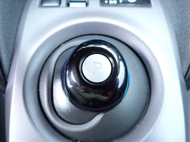 Used 2025 Nissan Leaf S FWD image 15