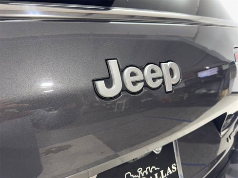 Used 2024 Jeep Grand Cherokee L Limited w/ Luxury Tech Group II image 21