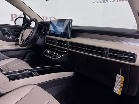 New 2026 Lincoln Corsair Premiere image 31