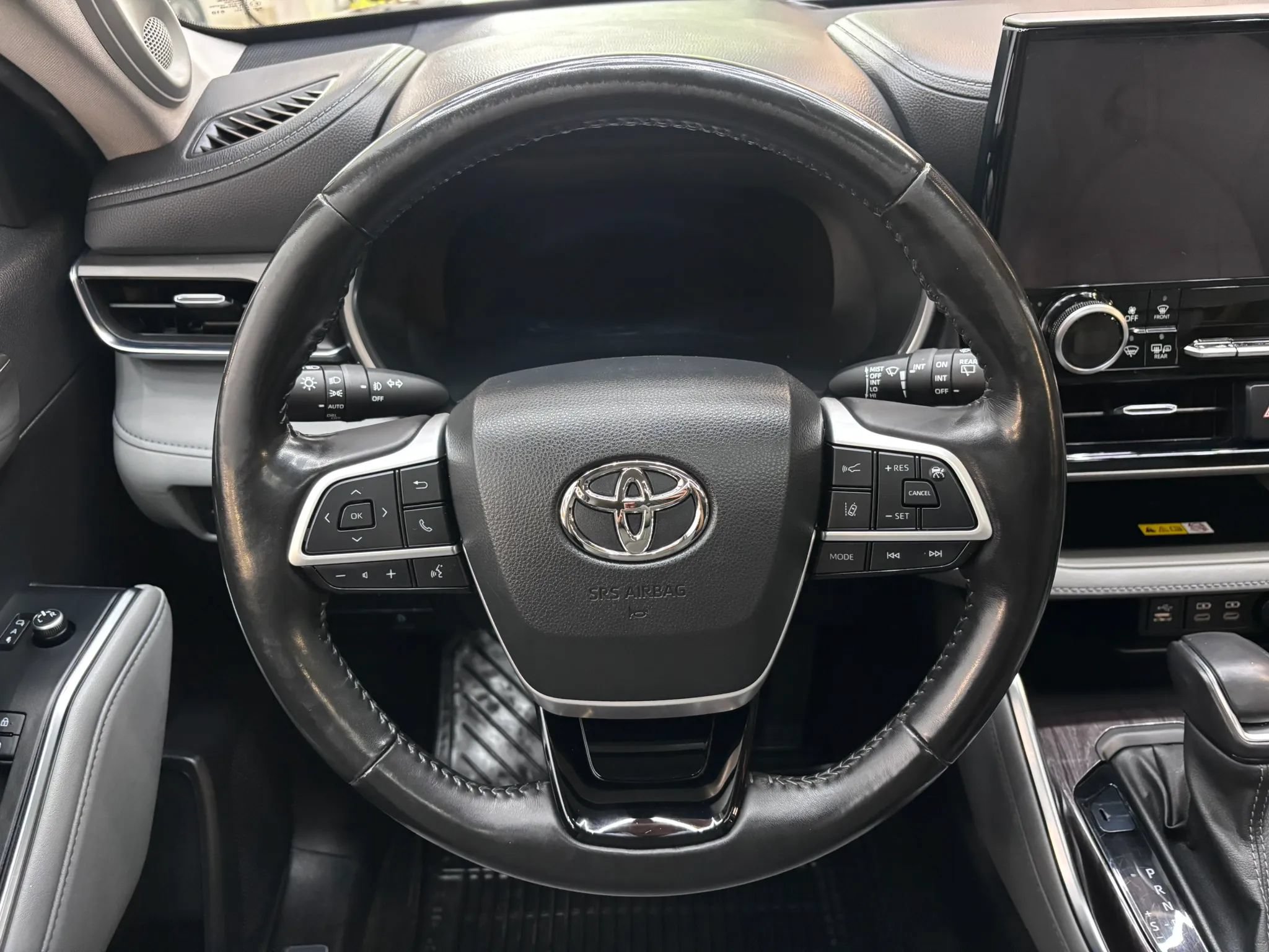Used 2023 Toyota Highlander Limited AWD/4WD image 13