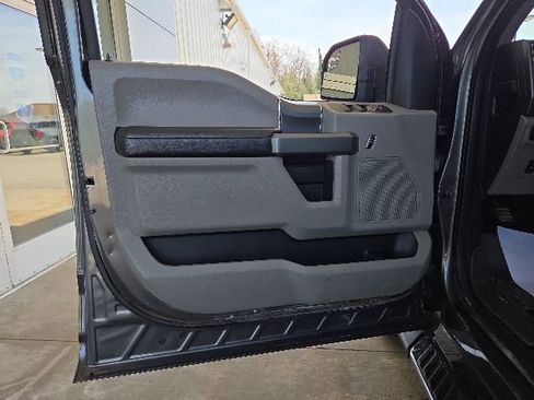Used 2016 Ford F150 XLT w/ Equipment Group 301A Mid AWD/4WD image 40