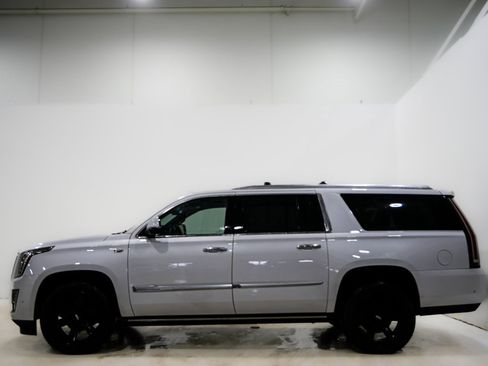 Used 2019 Cadillac Escalade ESV Platinum image 5