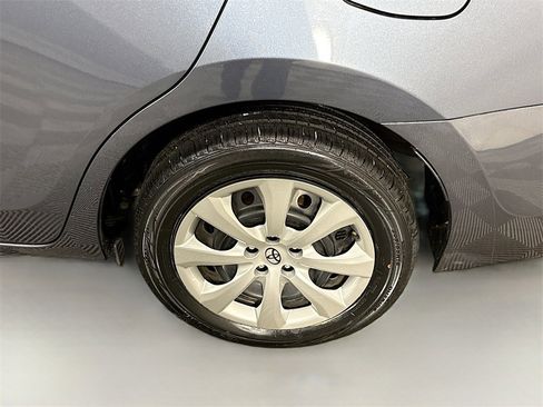 Used 2019 Toyota Corolla LE image 31