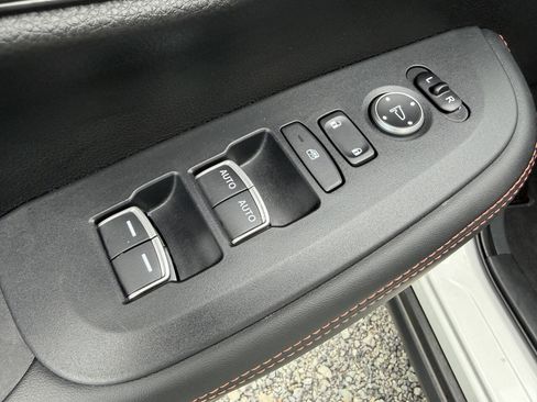 Used 2023 Honda HR-V Sport image 15