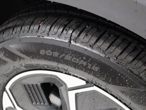 Used 2023 Kia Niro EX image 21