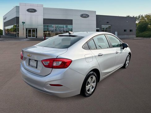 Used 2016 Chevrolet Cruze LS FWD image 11