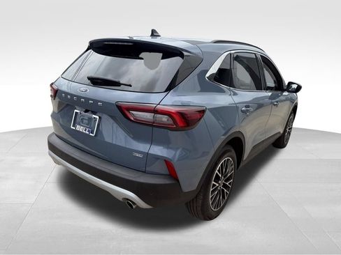 Certified 2025 Ford Escape SE FWD image 9