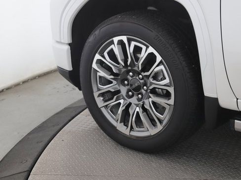 Used 2025 GMC Sierra 1500 Denali Ultimate image 13