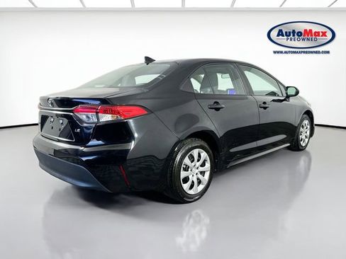Used 2024 Toyota Corolla LE image 2