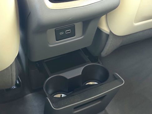 Used 2023 Cadillac XT6 Premium Luxury image 22