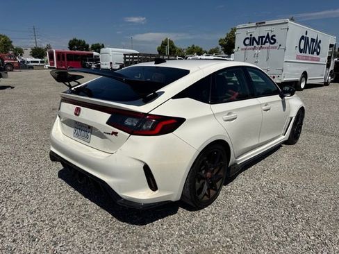 Used 2025 Honda Civic Type R image 3