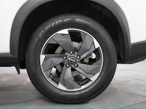 Used 2024 Nissan Rogue SV FWD image 33