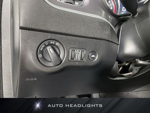 Used 2020 Dodge Charger SXT RWD image 23