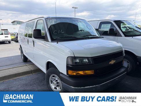 New 2026 Chevrolet Express 3500 Extended RWD image 1